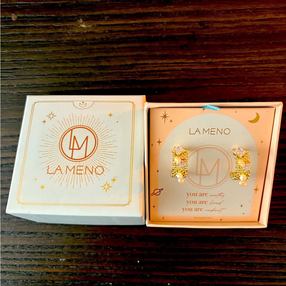 NEW La Meno Gold Earrings
